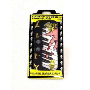 CLOSE UP FINGERBOARD KEYBOARD